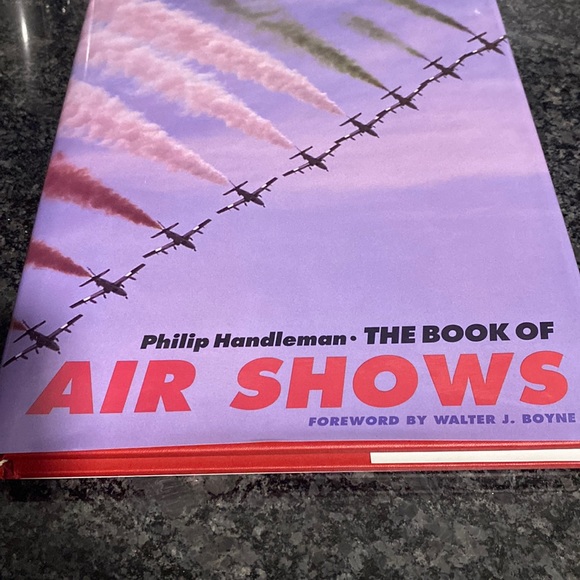AIR SHOWS - Coffee Table Book - Picture 3 of 10